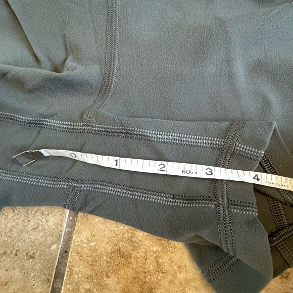 Lululemon align short 4” grey sage - Picture 8 of 9